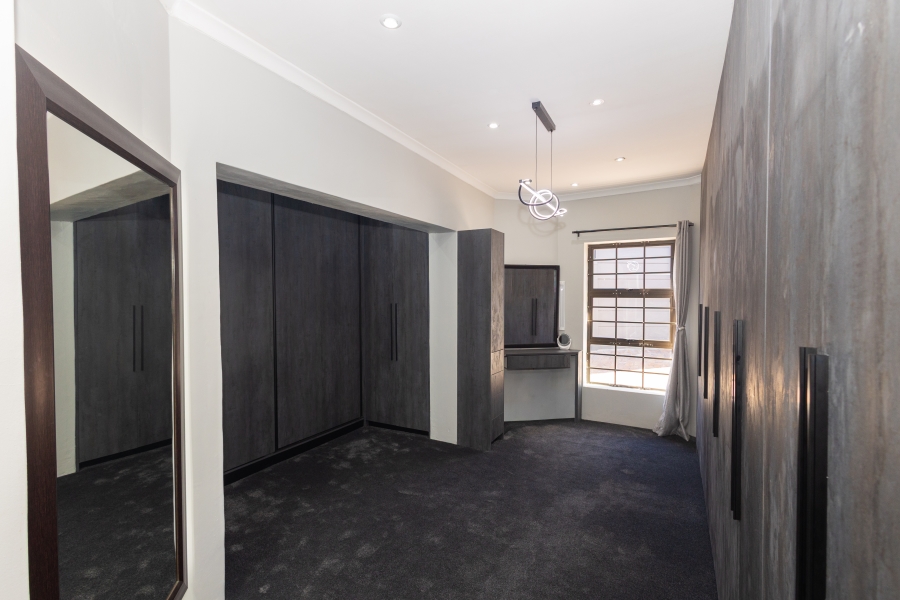 4 Bedroom Property for Sale in Ridgeworth Western Cape